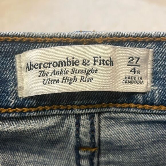 Abercrombie & Fitch Blue Cropped Jeans - Picture 5 of 11